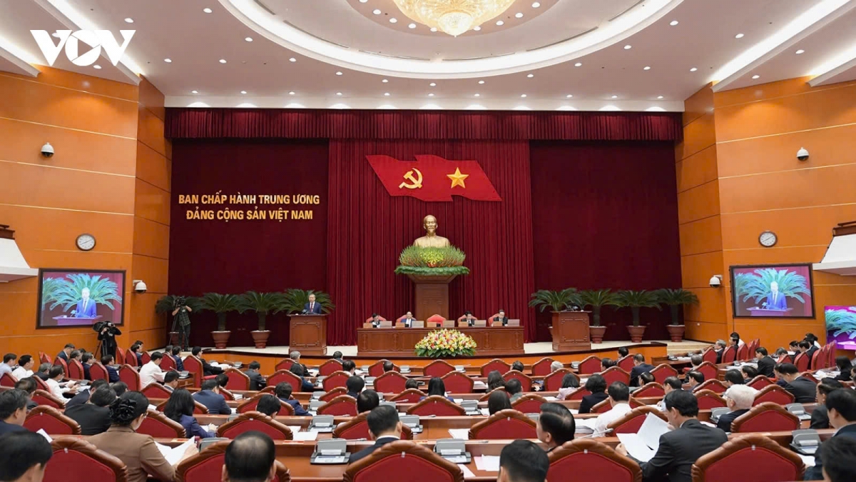 Party Central Committee examines key national issues in Hanoi